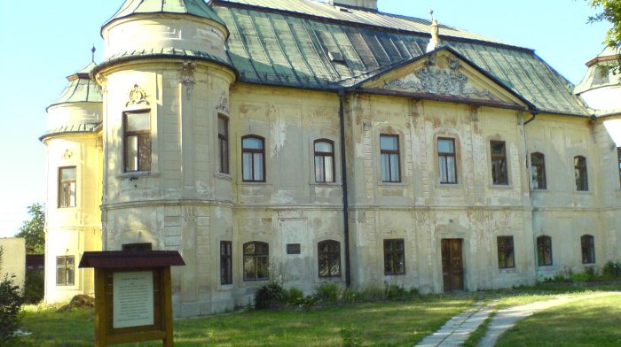 Soosovsko-Géczyovský barokový kaštieľ