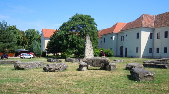Slovenský Stonehenge Holíčske megality
