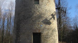Historický veterný mlyn v Holíči 5 Autor: Lýdia Theinerová Zdroj: https://slovenskycestovatel.sk/item/veterny-mlyn-holic