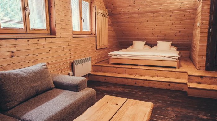 2-lôžková izba s manželskou posteľou a prístelkami v Sedliackom dome (Dvojlôžková izba)