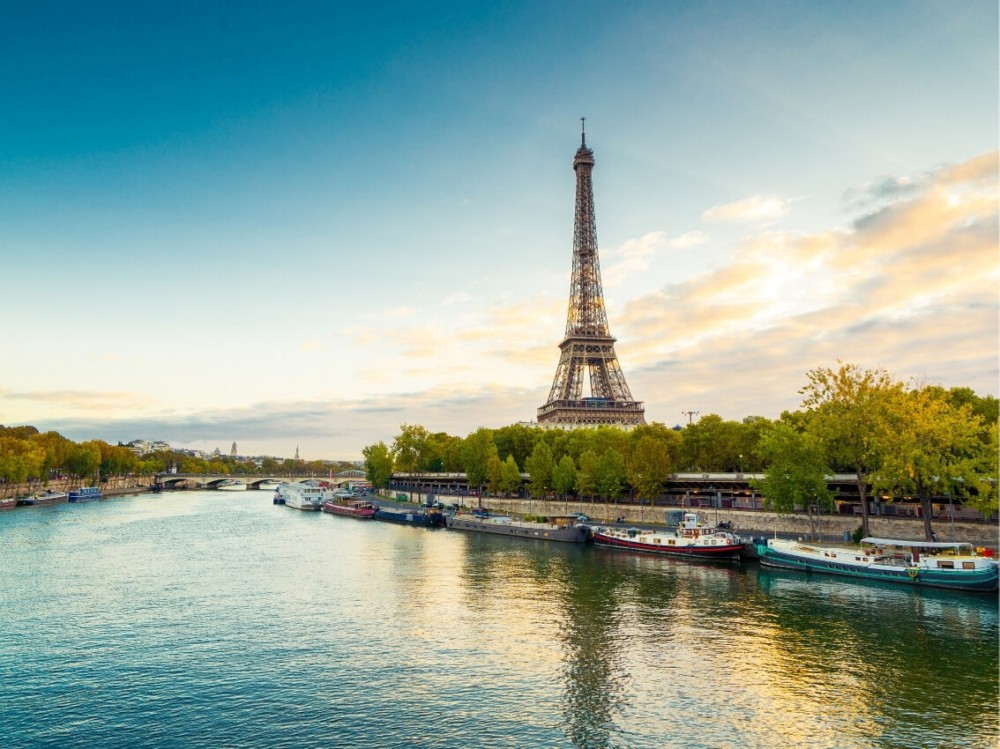 Eiffelova veža v Paríži.