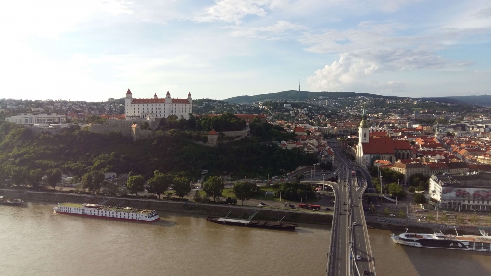Bratislavský hrad z UFO výhliadky