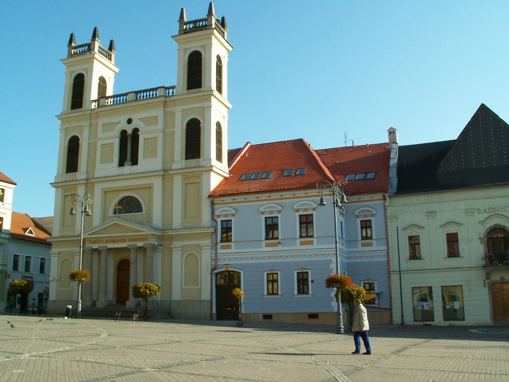 Katedrála sv. Františka Xaverského, najvýznamnejšia sakrálna stavba v Banskej Bystrici