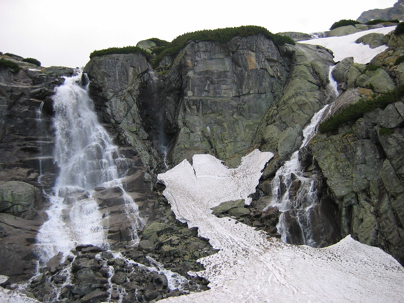 Jeden z najkrajších vodopádov na Slovensku, vodopád Skok, Vysoké Tatry